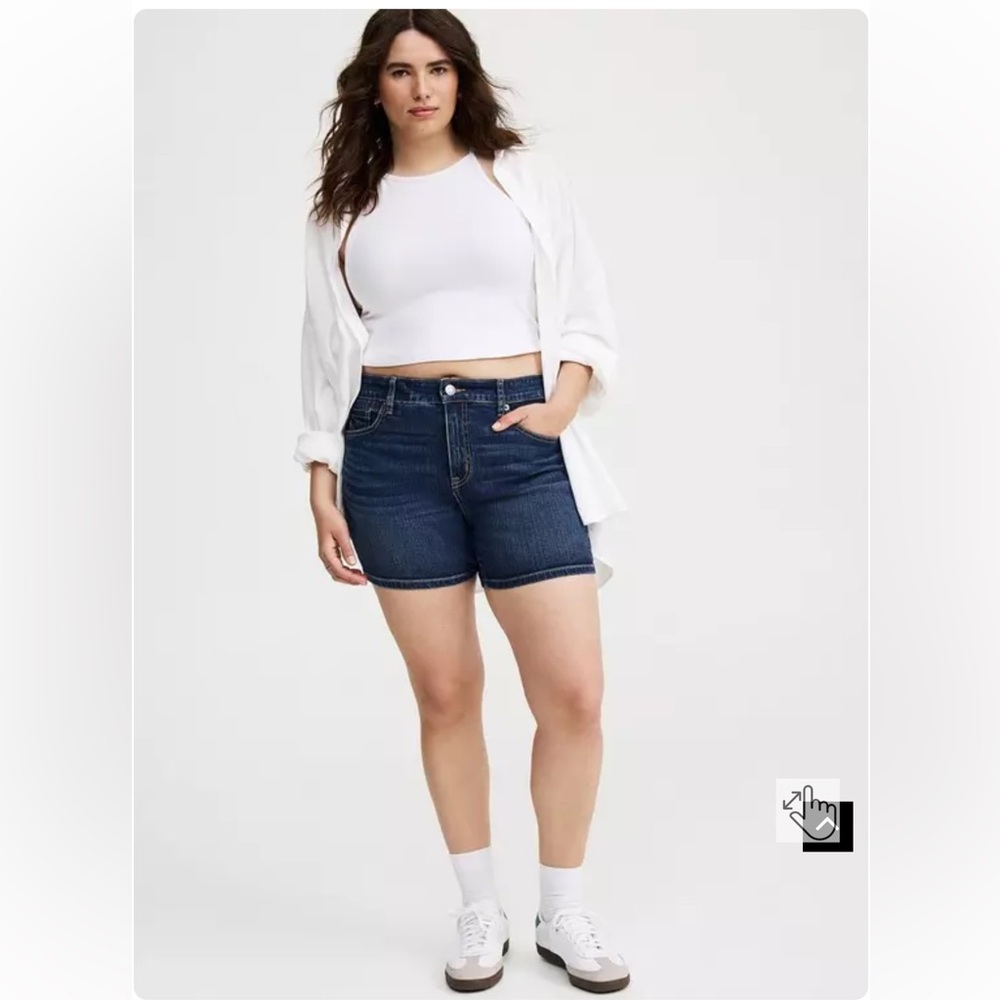 Torrid 5" Perfect High-Rise Jean Short size 24